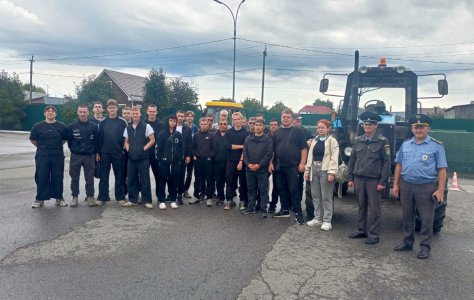 Проведен государственный экзамен на право управления самоходной техникой